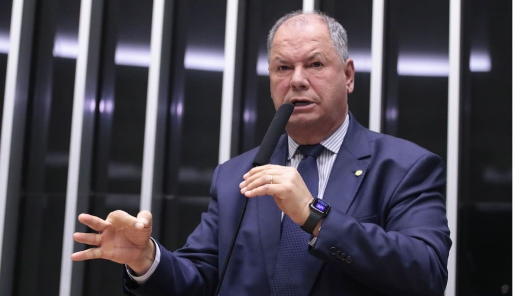 Eixos: ‘Vitrine para fóssil’, frente do biodiesel critica coprocessado da Petrobras na COP30